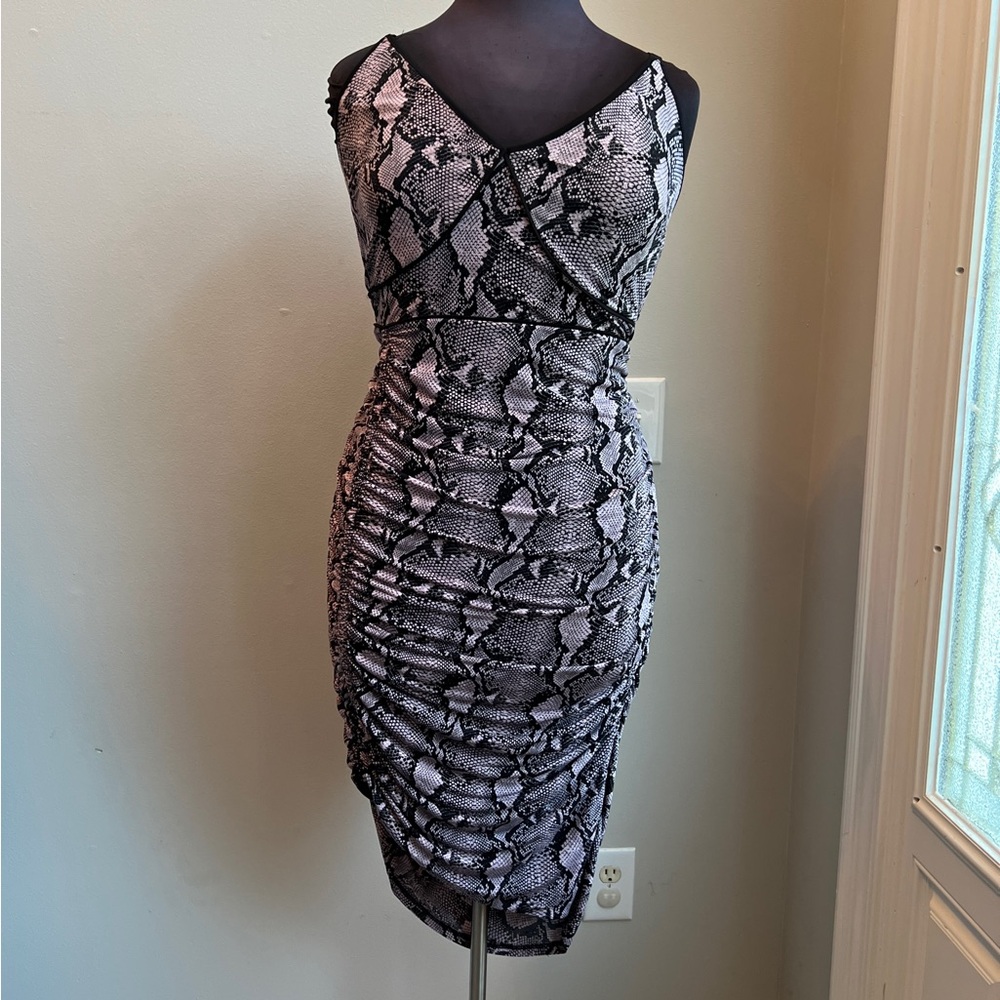 Torrid Elegant Black and light purple  Snake Print Dress size 2 (18/20)
